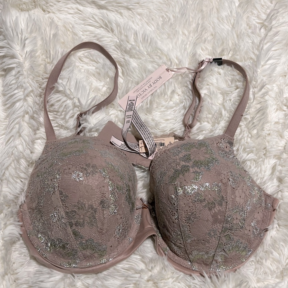 Victoria’s Secret Bra in size 38D